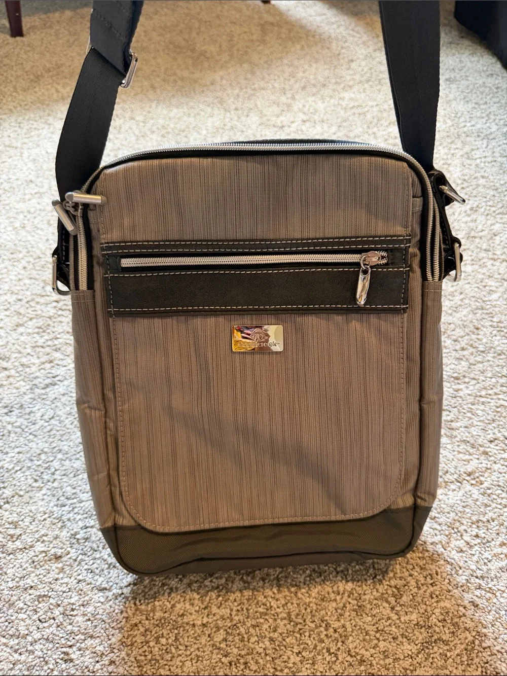 Eagle Creek Gray Orange Crossbody Shoulder Bag - Compact Everyday Carry - Picture 1 of 11